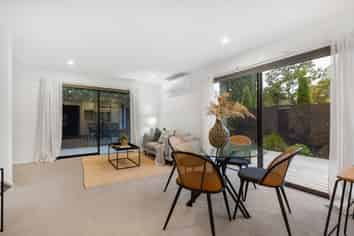 2/10 Brockworth Place, Riccarton