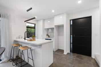 2/10 Brockworth Place, Riccarton