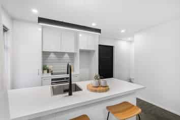 2/10 Brockworth Place, Riccarton