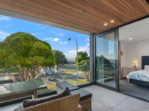 204/359 Cameron Road, Tauranga