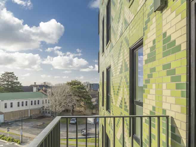 301/2 Te Ara Taurapa, Point Chevalier