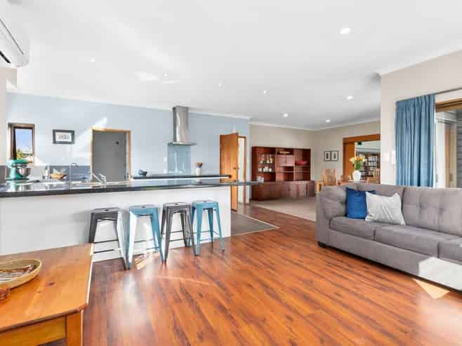 17D Holyrood Terrace, Waipukurau and Surrounds