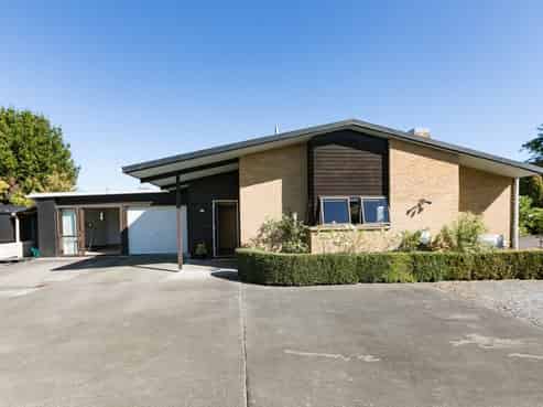 17D Holyrood Terrace, Waipukurau and Surrounds