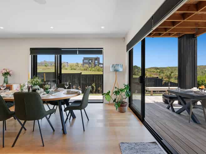 8 Kikorangi Drive, Orewa