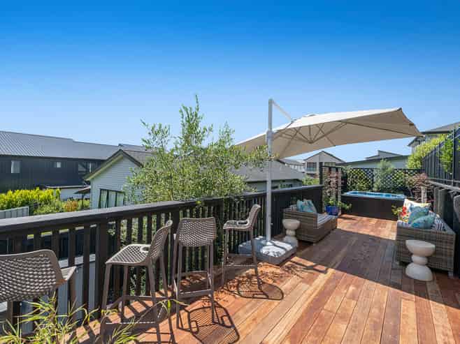 8 Kikorangi Drive, Orewa