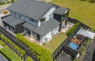 8 Kikorangi Drive, Orewa