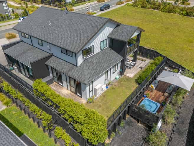 8 Kikorangi Drive, Orewa