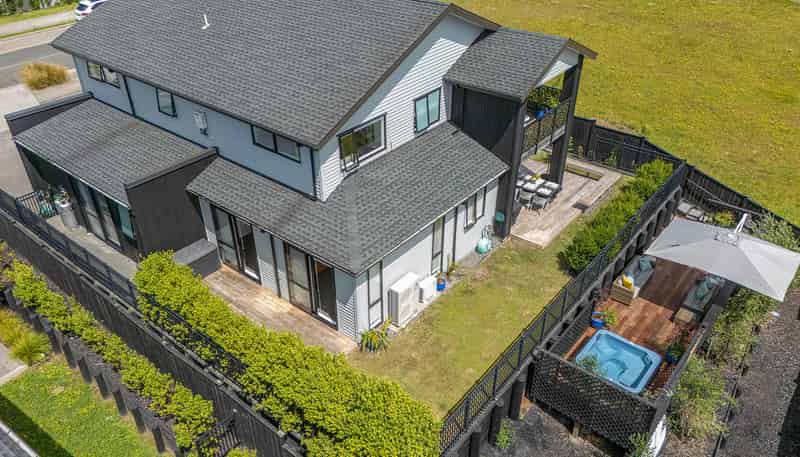 8 Kikorangi Drive, Orewa