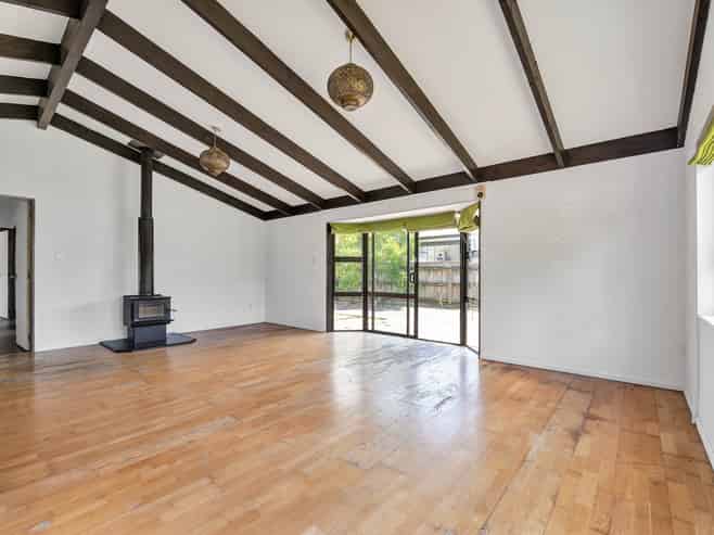 7 Willowbrook, Eltham