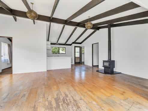 7 Willow Brook, Eltham