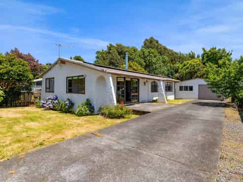 7 Willow Brook, Eltham