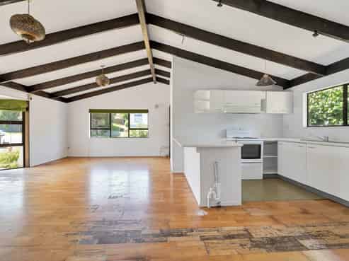 7 Willow Brook, Eltham