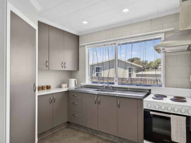 5A Tahurangi Place, Spotswood