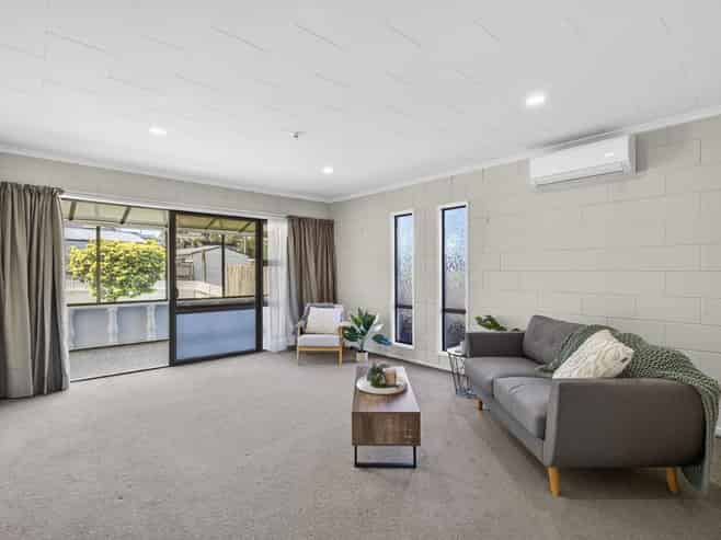 5A Tahurangi Place, Spotswood