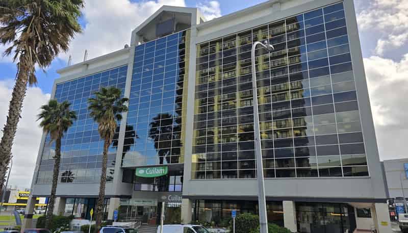 15 Osterley Way, Manukau