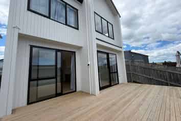 106 Waekahu Road, Westgate