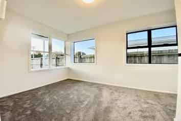 2/98 Kimpton Road, Papatoetoe