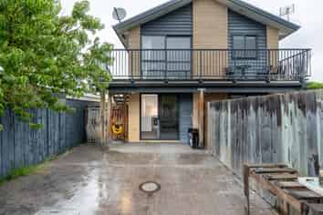 1/104 Bowhill Road, North New Brighton