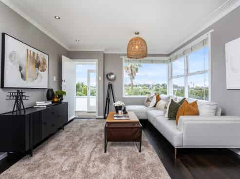 8 Currie Avenue, Hillsborough