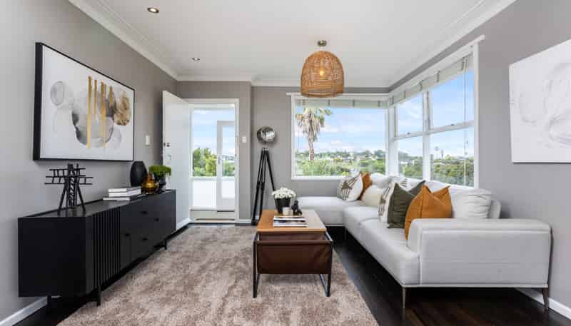 8 Currie Avenue, Hillsborough