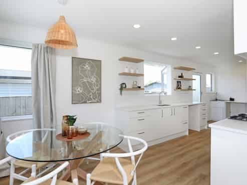 15 High Street, Bulls