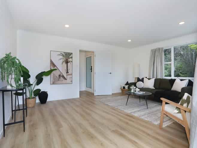 15 High Street, Bulls