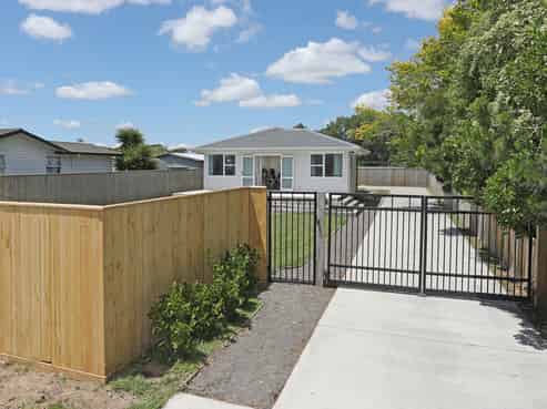 15 High Street, Bulls