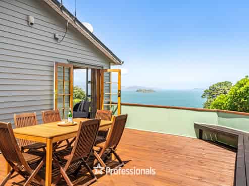 2 Singers Road, Korokoro