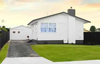 10 Pamela Place, Deanwell