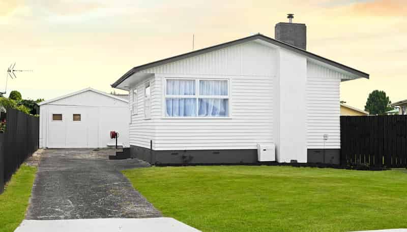 10 Pamela Place, Deanwell