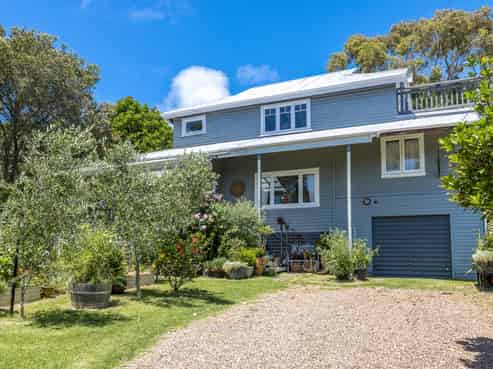 12 Waiata Road, Onetangi