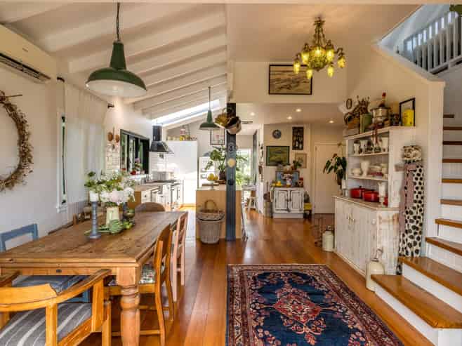 12 Waiata Road, Onetangi