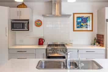 16 Natzka Road, Ostend