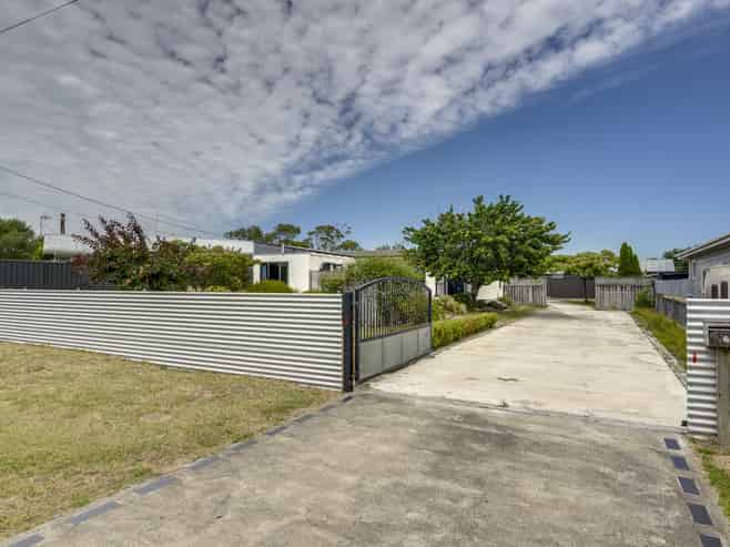 6 Ladywood Road, Bay View