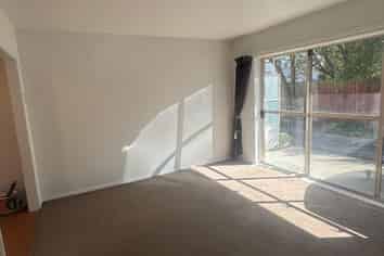 4/135  Huxley Street, Sydenham