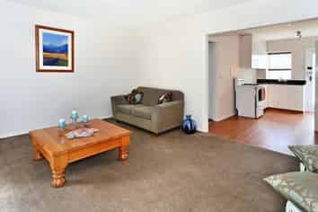 4/135  Huxley Street, Sydenham