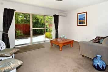 4/135  Huxley Street, Sydenham