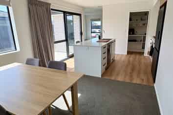 37 Eric Crozier Road, Darfield