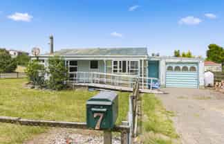 7 Takitimu Street, Waitarere Beach