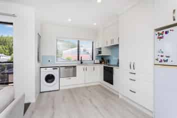 2/21D Forest Glen, Orewa