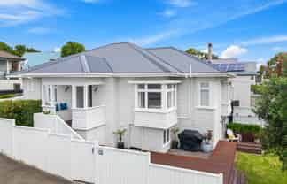 12 Hadfield Avenue, Waterview
