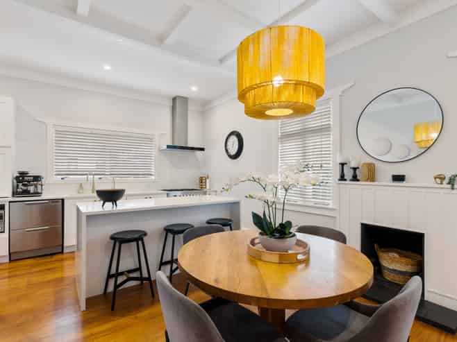 12 Hadfield Avenue, Waterview