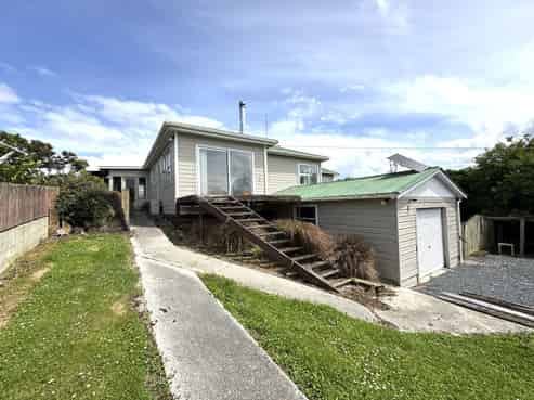 9 Cargill Street, Owaka