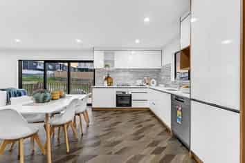 9B Lawson Creek Street, Massey