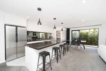 6 Ngaio Street, West End