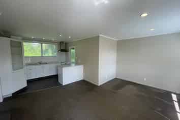 2/1 Bronwyn  Place, Torbay