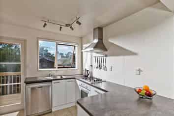 1/62 Carlisle Road, Browns Bay