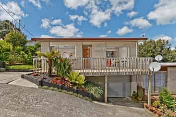 1/62 Carlisle Road, Browns Bay
