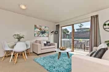 1/62 Carlisle Road, Browns Bay