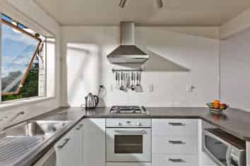 1/62 Carlisle Road, Browns Bay